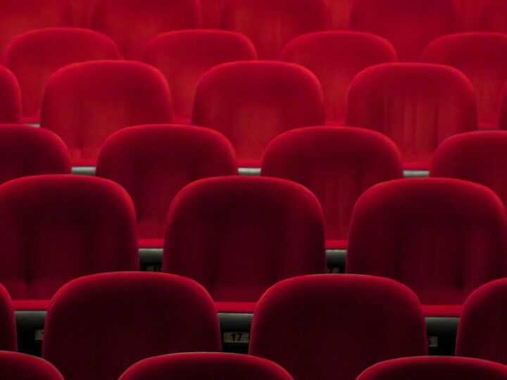 ライブ・客席のイメージ写真（記事中の人物・公演・商品そのものではありません）